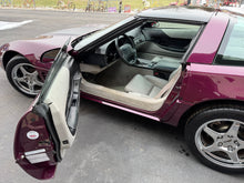 Load image into Gallery viewer, 1995 Corvette Coupe 36k miles
