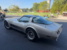 Load image into Gallery viewer, 1982 Corvette Collectors Edition
