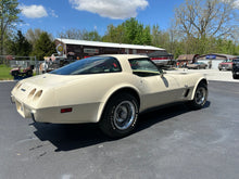 Load image into Gallery viewer, 1979 Corvette 4 speed
