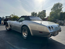 Load image into Gallery viewer, 1975 Roadster 4 speed
