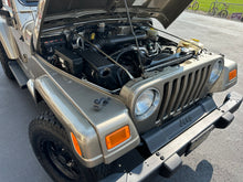 Load image into Gallery viewer, 2006 Jeep Wrangler
