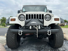 Load image into Gallery viewer, 2002 Jeep Wrangler
