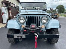 Load image into Gallery viewer, 1975 Jeep CJ5
