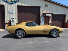 Load image into Gallery viewer, 1969 Corvette Coupe
