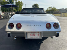 Load image into Gallery viewer, 1975 Roadster 4 speed
