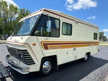 Load image into Gallery viewer, 1977 Coachman NICE!!
