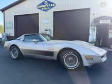 Load image into Gallery viewer, 1982 Corvette Collectors Edition
