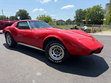 Load image into Gallery viewer, 1976 Corvette Stingray 4 speed
