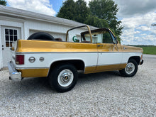 Load image into Gallery viewer, 1975 Chevrolet Blazer
