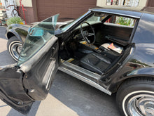 Load image into Gallery viewer, 1975 Corvette Stingray t-top coupe
