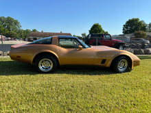 Load image into Gallery viewer, 1982 Corvette Coupe
