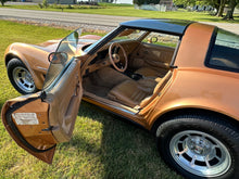 Load image into Gallery viewer, 1982 Corvette Coupe
