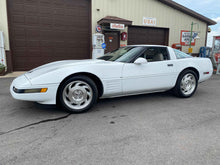 Load image into Gallery viewer, 1994 Corvette Coupe
